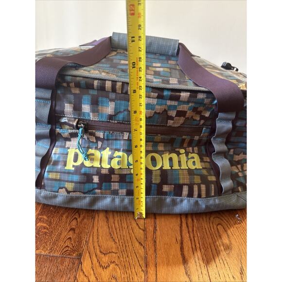 NEW Patagonia Black Hole 40L Duffel Bag Backpack Nouveau Green Packable Ripstop - Picture 13 of 16